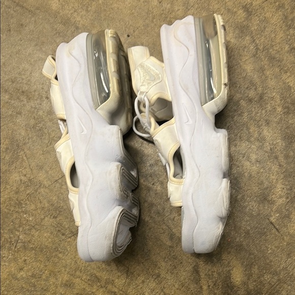 NIKE Air Max Coco Sandals White size 9 - Picture 2 of 5